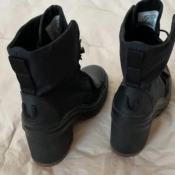 Converse Black Lace Up Platform Boots, 7 - Picture 9 of 9